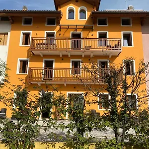  Bed & Breakfast Old